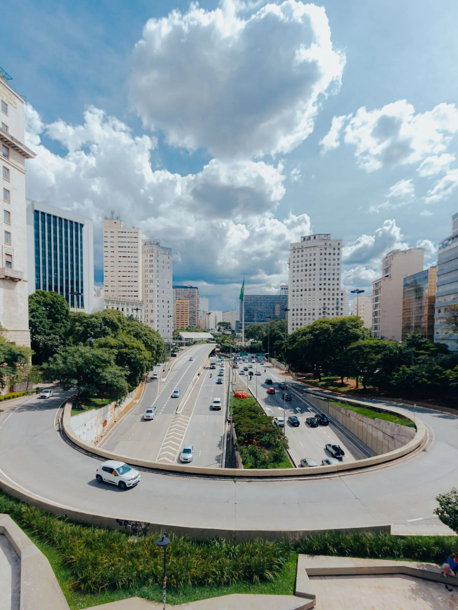 A Brazilian urban skyline with traffic and greenery, illustrating the city-level crime data in this guide.